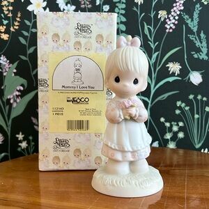 VINTAGE Precious Moments Mommy I Love You porcelain figurine by Enesco 1980’s